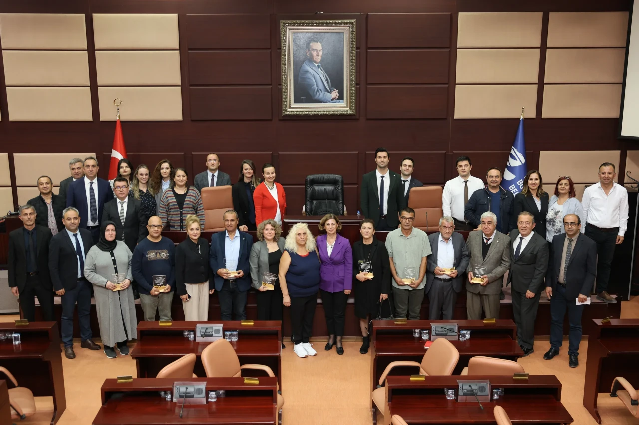 Eskişehir’e Emek Veren Personele Başkan Ünlüce’den Anlamlı Veda