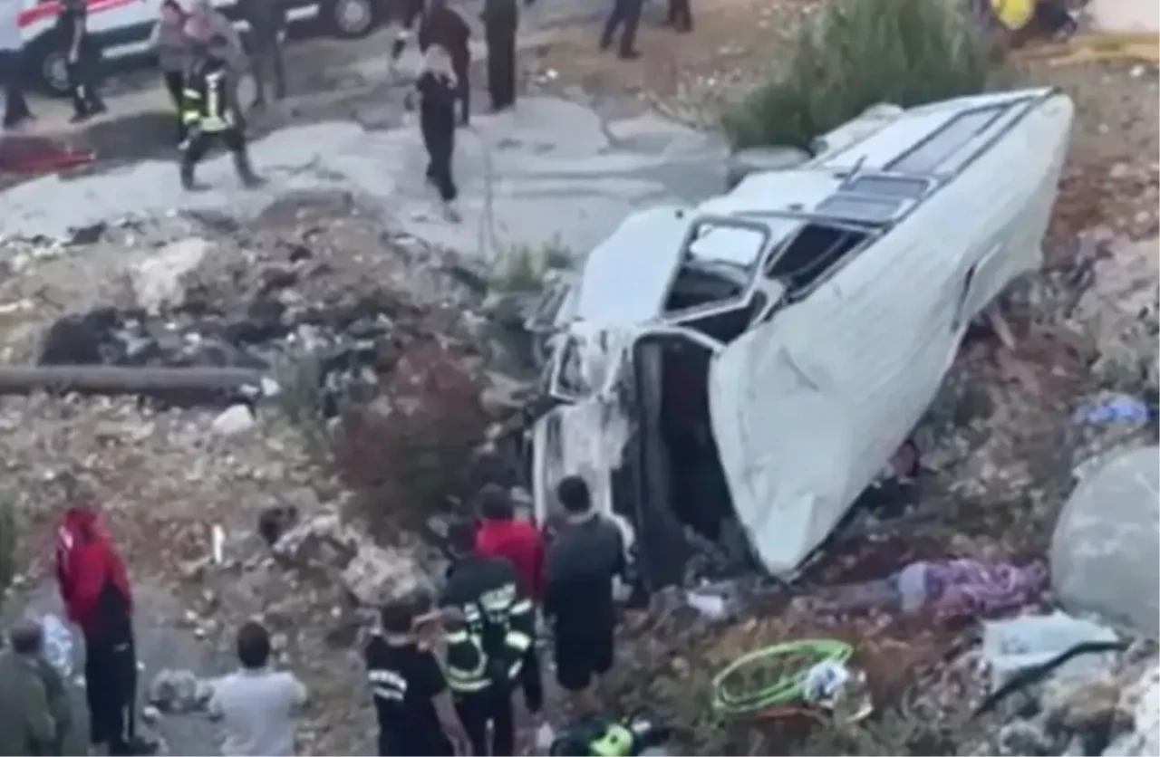 Mersin minibüs kazasında kaç kişi öldü, ölenlerin isimleri açıklandı mı 7 Ekim Salı?