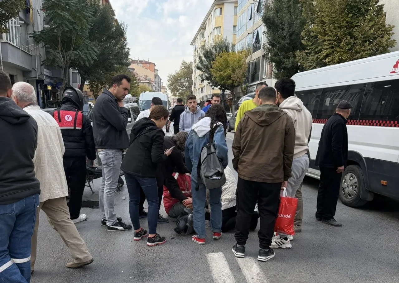 Dikkatsizlik Kazaya Yol Açtı: Motosikletli Hastanelik Oldu