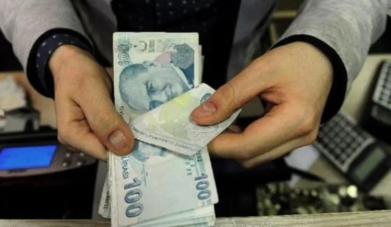 Emekliye Zam İçin 2 Farklı Formül!  Enflasyon Tahminleri Belli Oldu, Maaşlar Nasıl Etkilenecek?