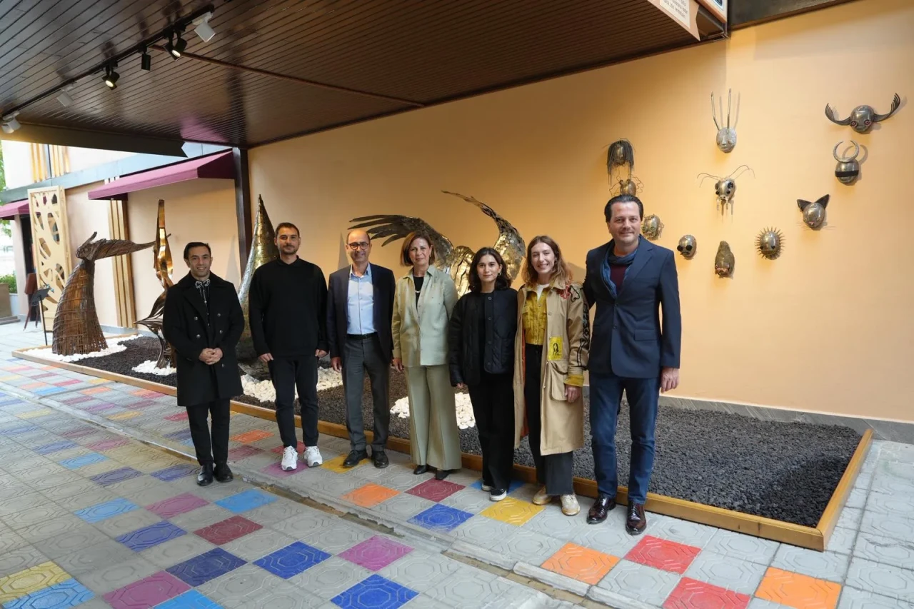 Arçelik'in Back2life Eserleri Sanat Sokağı'nda Sergileniyor