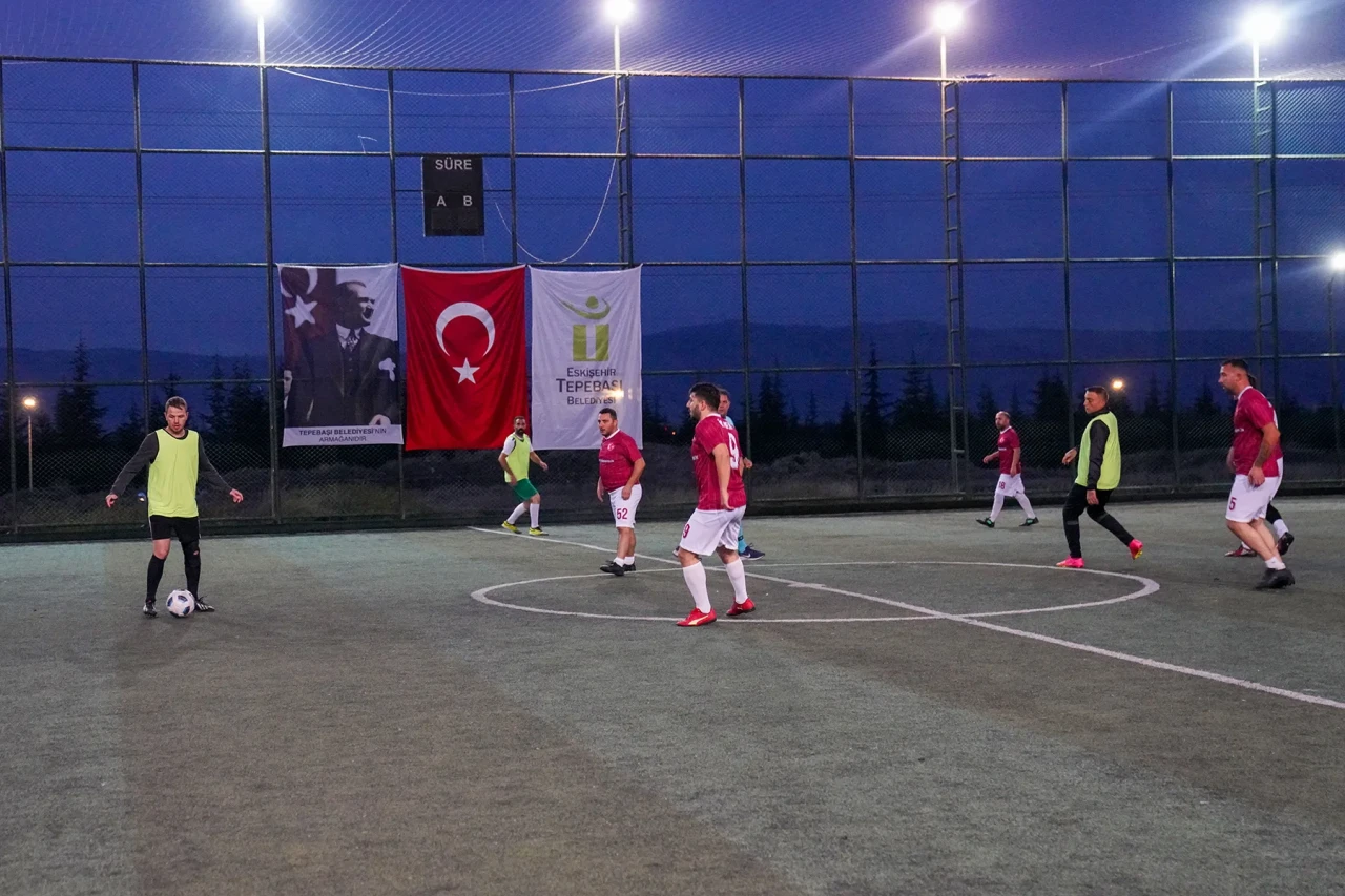 Cumhuriyet Kupası Futbol Turnuvası'nda Kıyasıya Mücadele