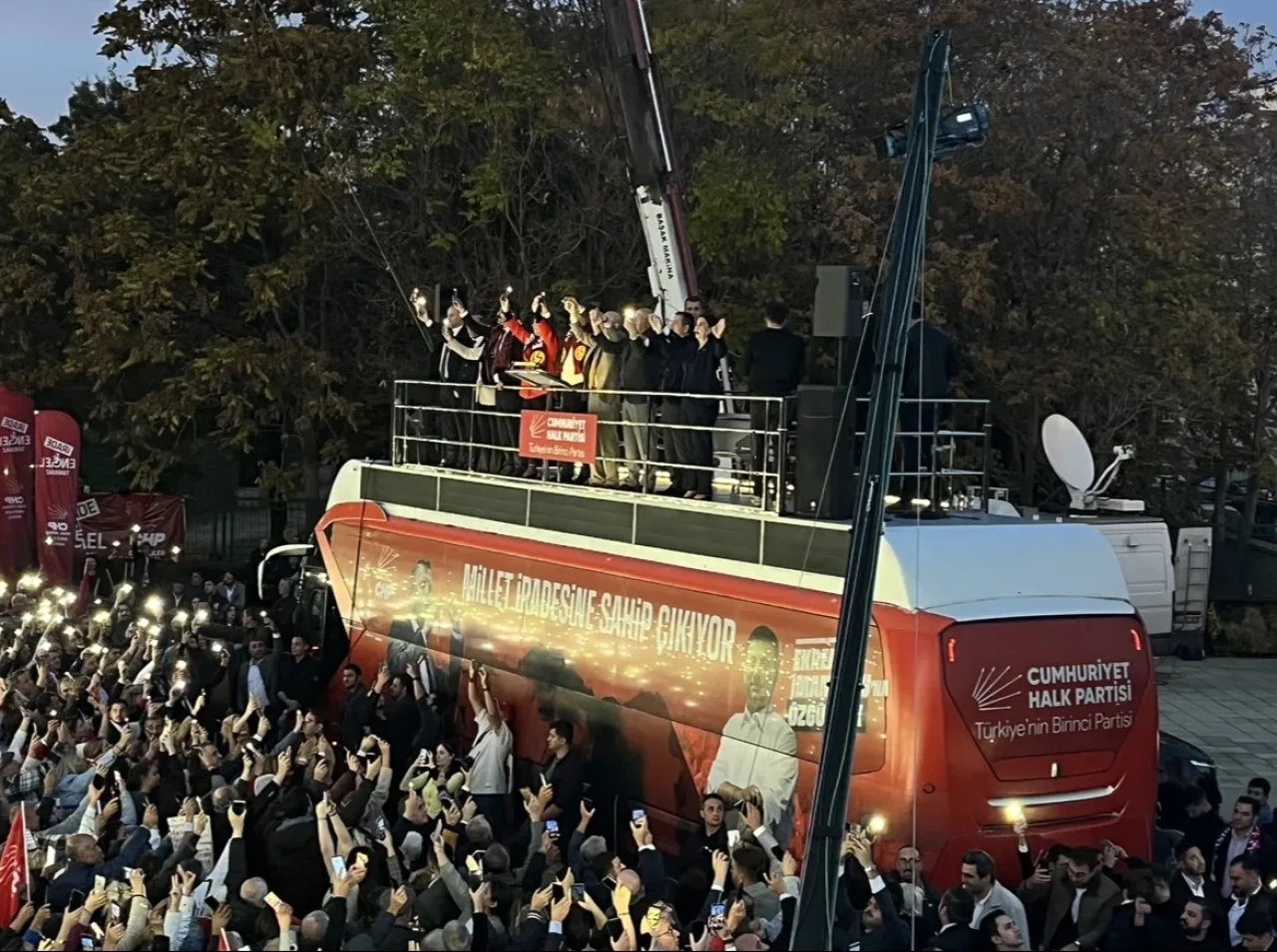 Özgür Özel: Gençlik, öğrenciler ve ekonomi önceliğimiz