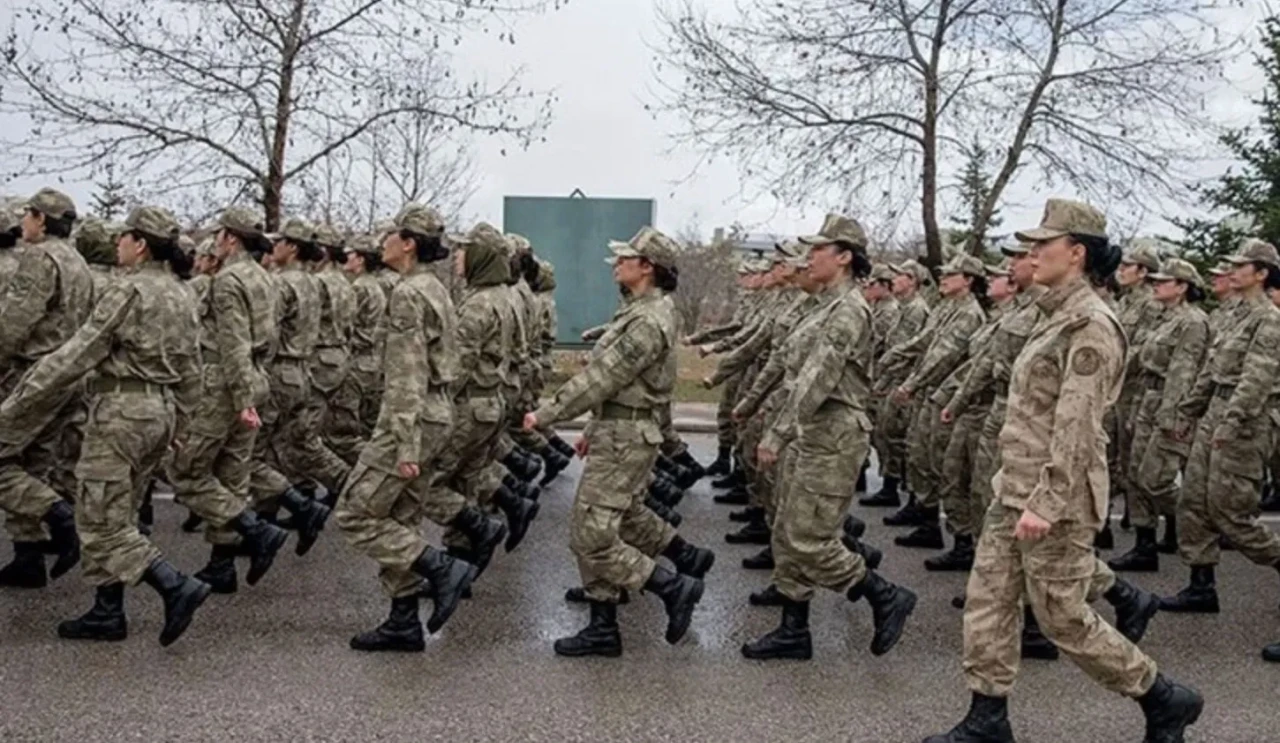 Kadınlara Zorunlu Askerlik Onaylandı Mı? TBMM'ye Sunulan O Dilekçe Milyonlarca Kadını Meraklandırdı: İşte Gerçekler!