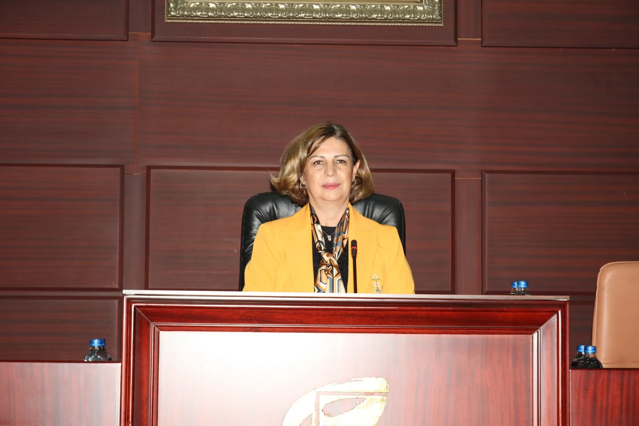 Başkan Ayşe Ünlüce: “Ben Hayatım Boyunca Hiç Sınıfta Kalmadım, Burada da Kalmayacağım”