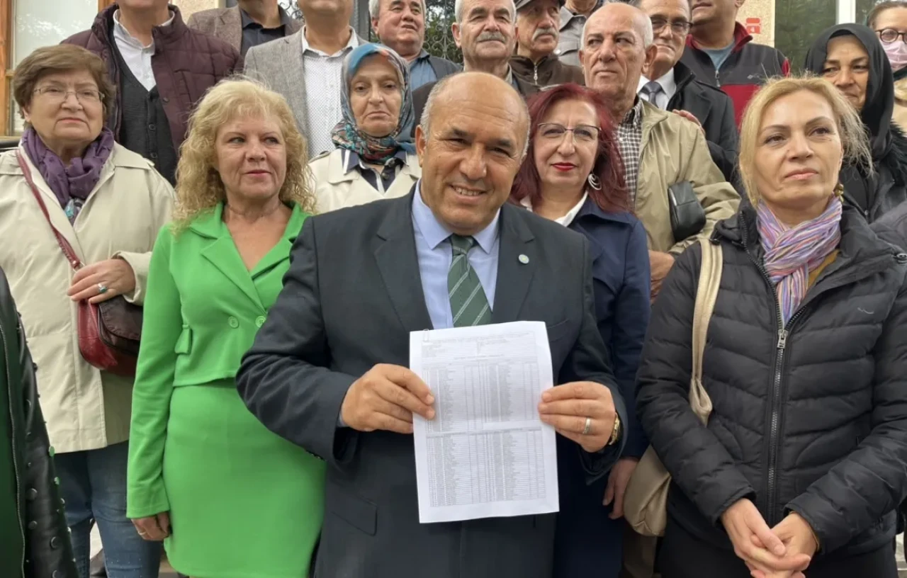 İYİ Parti Odunpazarı İlçe Başkanı Gürol Yer Mazbatasını Aldı