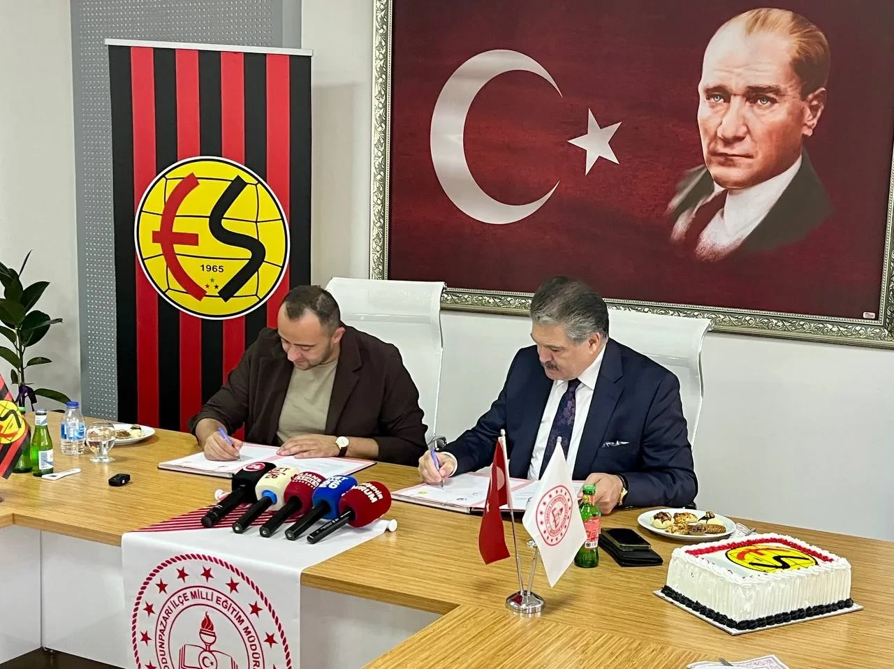 Eskişehirspor’dan tribünleri çocuklara açan proje: “Çocukların Tribün Coşkusu”