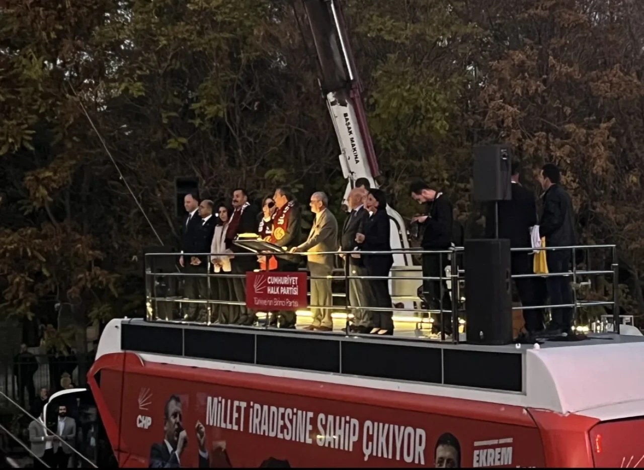 Özgür Özel’den Eskişehirspor vurgusu: “Babadan emanet Eskişehirsporluyum”