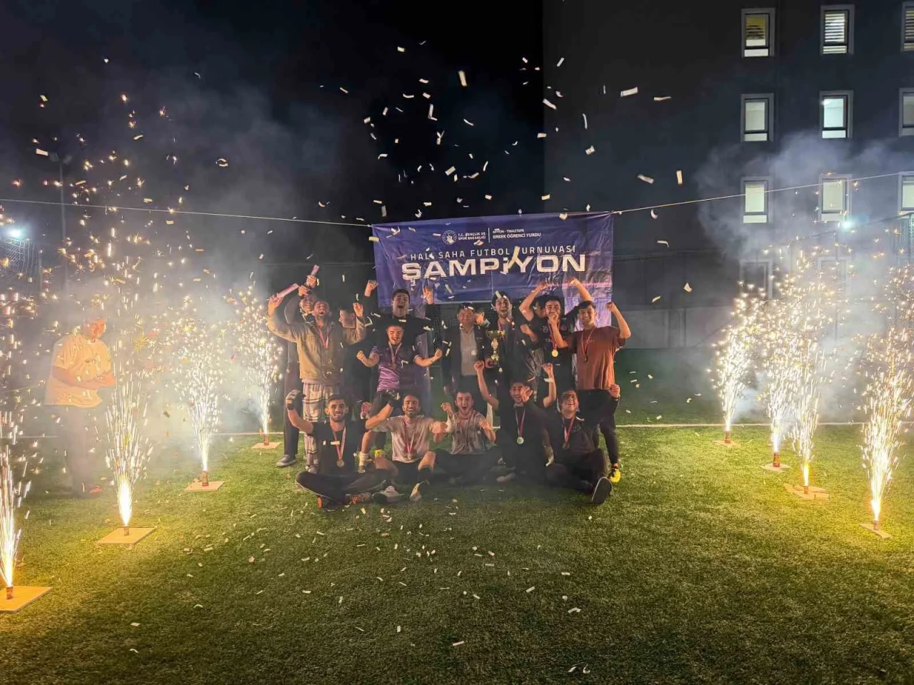 Cumhuriyet Coşkusu Sahaya Taşındı: Halı Saha Turnuvasını Ay Yıldız Takımı Kazandı