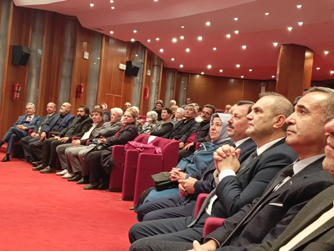 Eskişehirli Sanatçı İsmail Gül Eserleri Yıl Sonu Konserinde Yankılandı