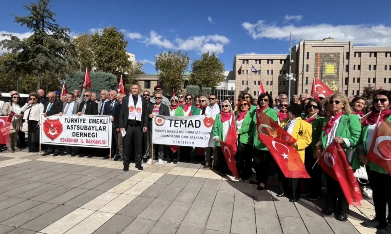 Emekli Astsubaylardan Eskişehir’de Hak ve Adalet Çağrısı:”Biz İmtiyaz Değil, Adalet İstiyoruz”