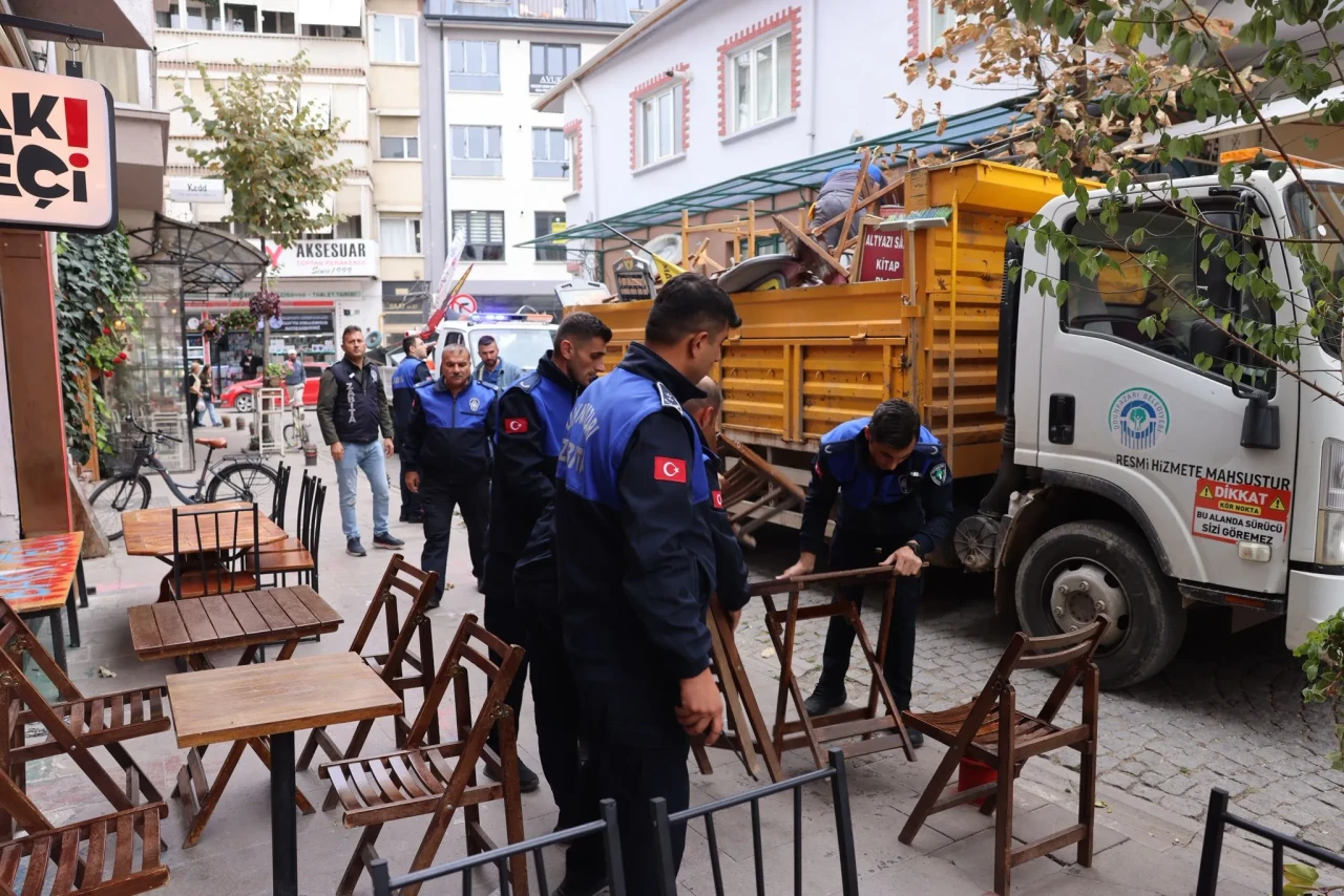 Kaldırımı İşgal Eden Yandı! Odunpazarı’nda Denetimler Sıklaştı