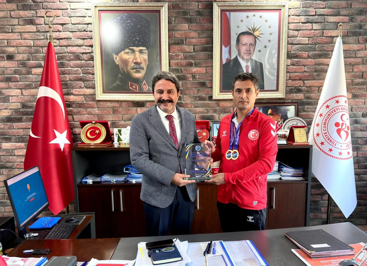 Milli Sporcu Erkan Balk’tan Gençlik ve Spor İl Müdürüne Ziyaret