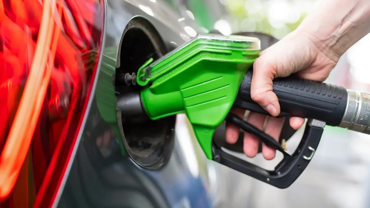 Sürücülere Müjde! Benzin ve Motorinde Büyük İndirim Geliyor – İşte Yeni Fiyatlar!