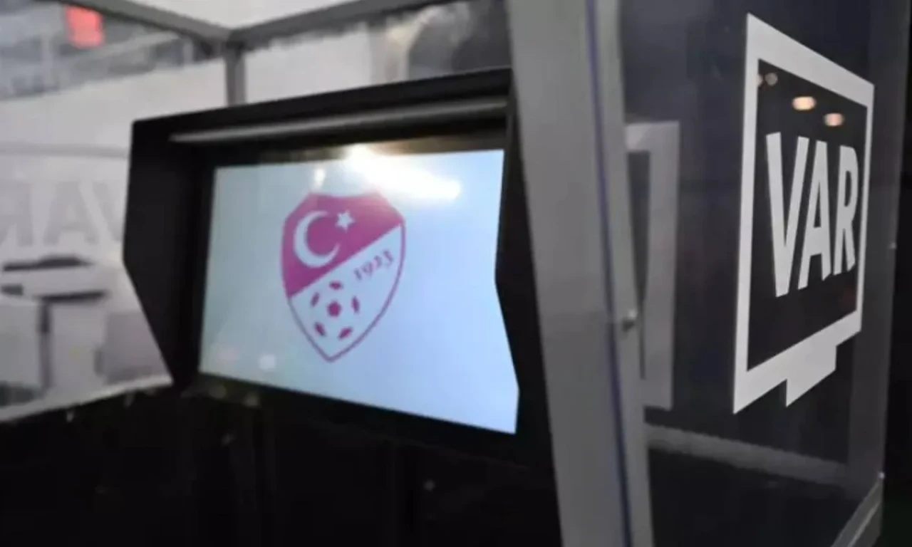 Beşiktaş Galatasaray maçının VAR hakemi kim?