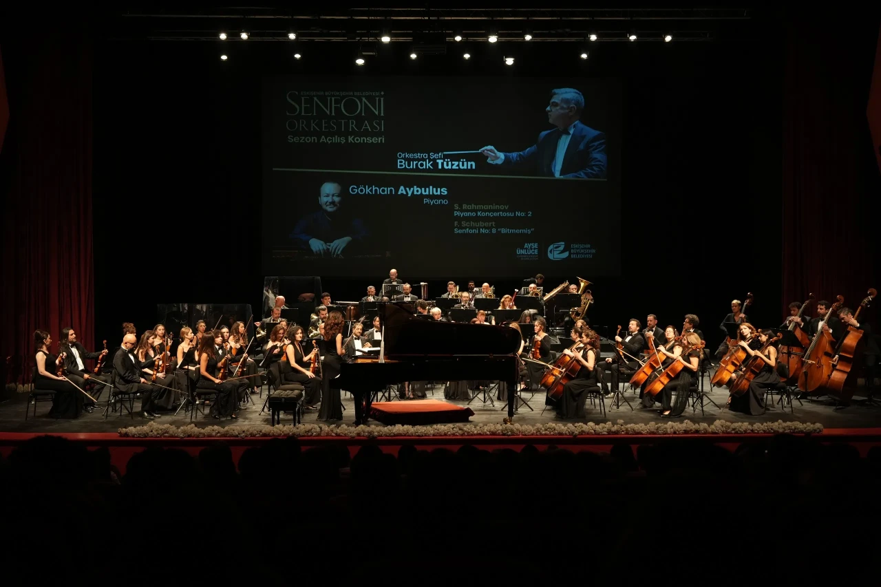 Eskişehir Senfoni Orkestrası Yeni Sezonu Unutulmaz Bir Konserle Açıldı