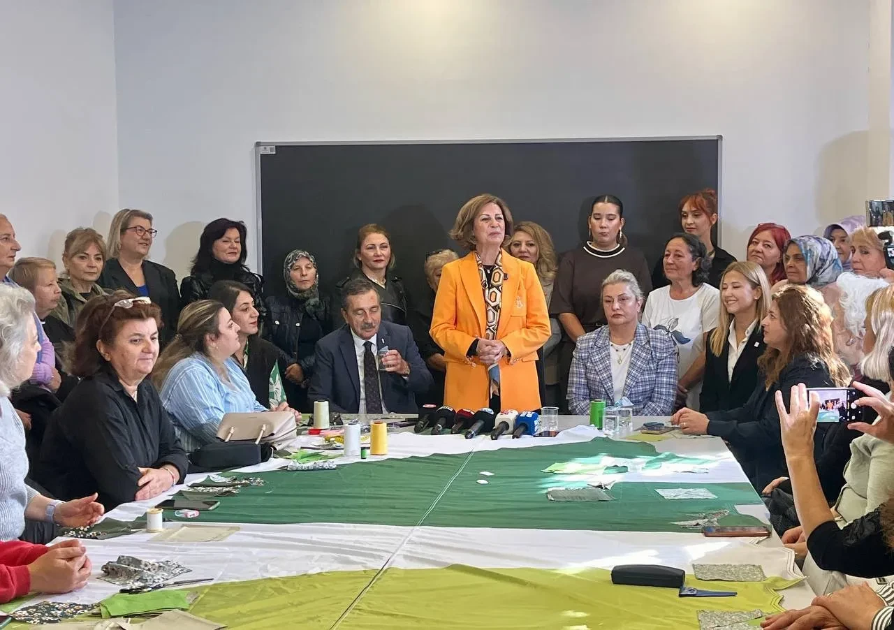 CHP’li Kadınlardan Adalet ve Hürriyet İçin Kırkyama Dayanışması