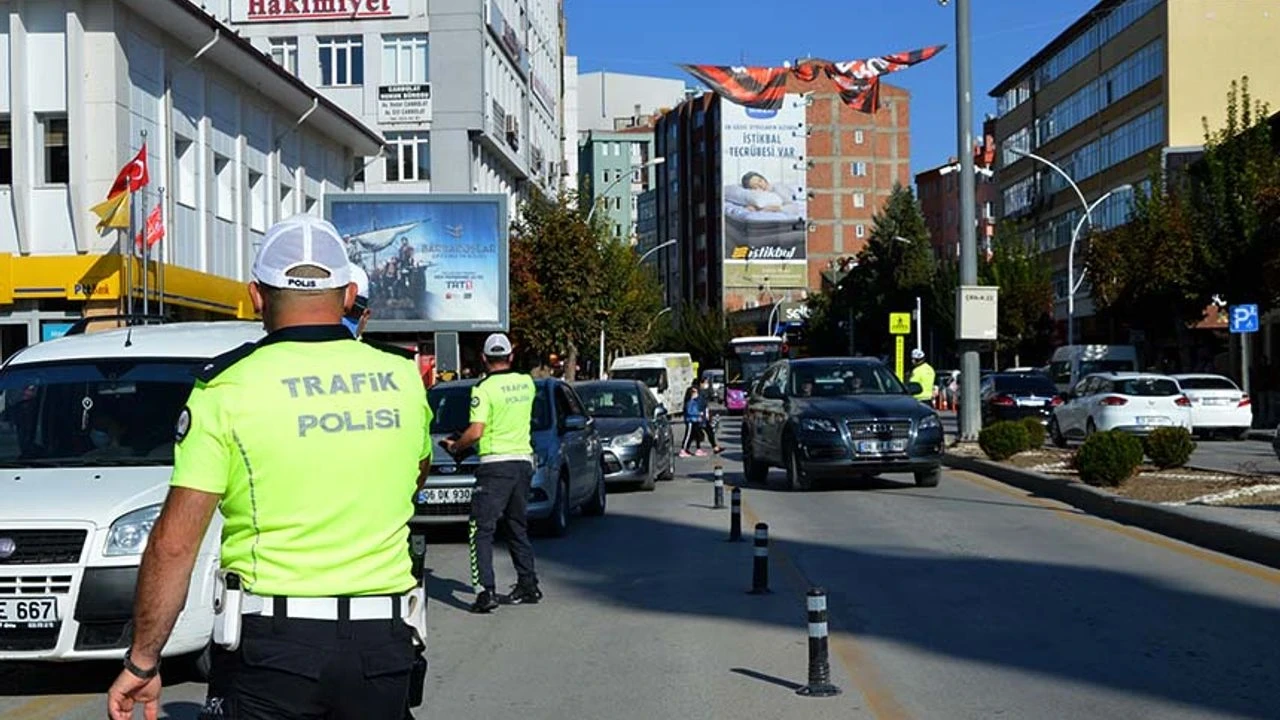 Eskişehir Trafik Denetimlerinde Binlerce Araç Kontrol Edildi
