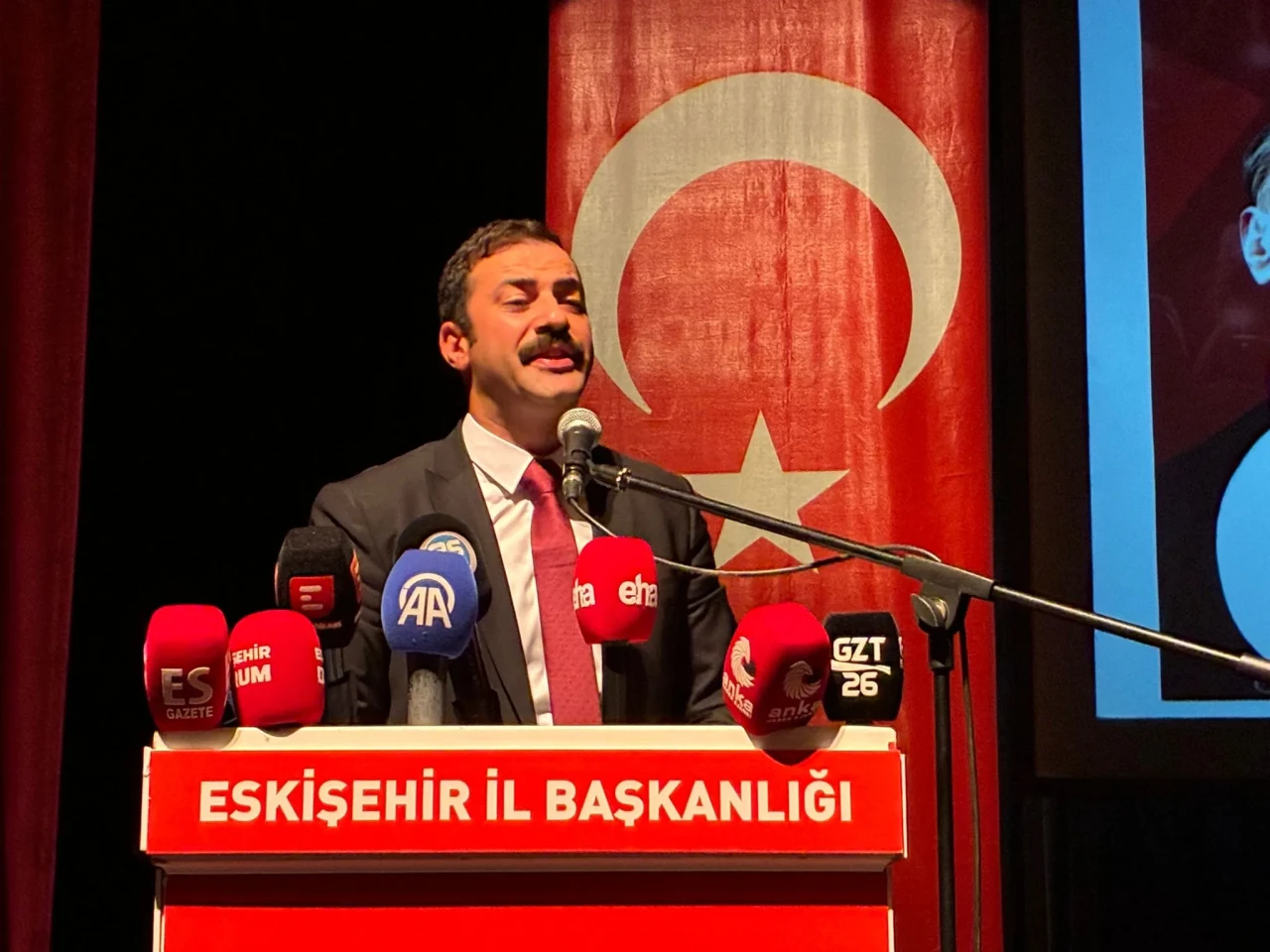 Talat Yalaz yeniden sahnede: “Yoksullukla değil, umutla mücadele edeceğiz!”
