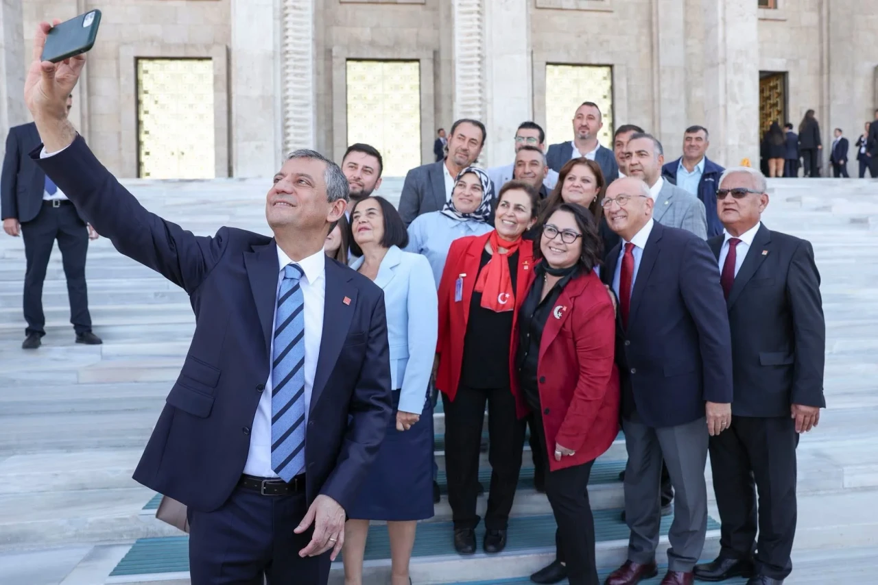 CHP Seyitgazi İlçe Başkanı Sara’dan Meclis Ziyareti: ‘Seyitgazi İçin Birlikte Çalışacağız’
