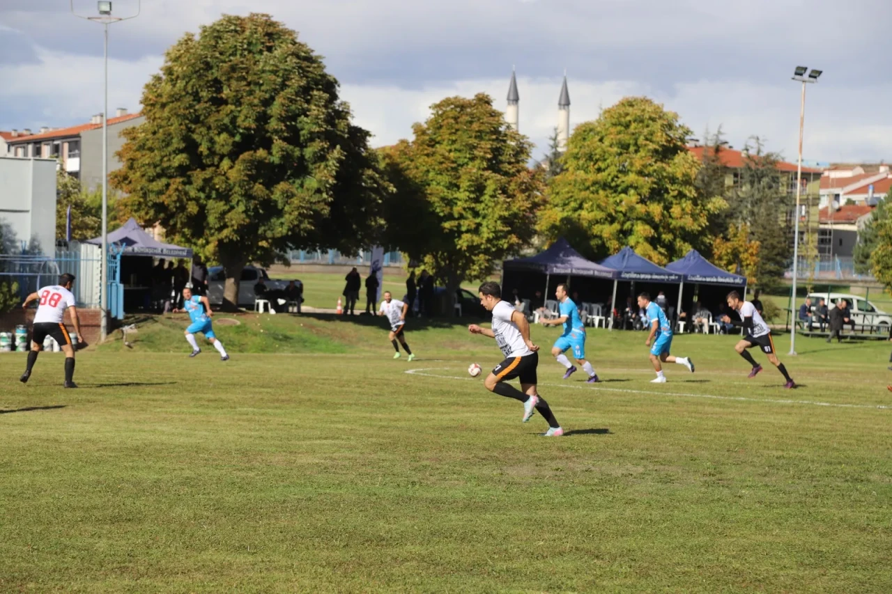 Cumhuriyet Kupası İçin Futbol Turnuvası Başladı