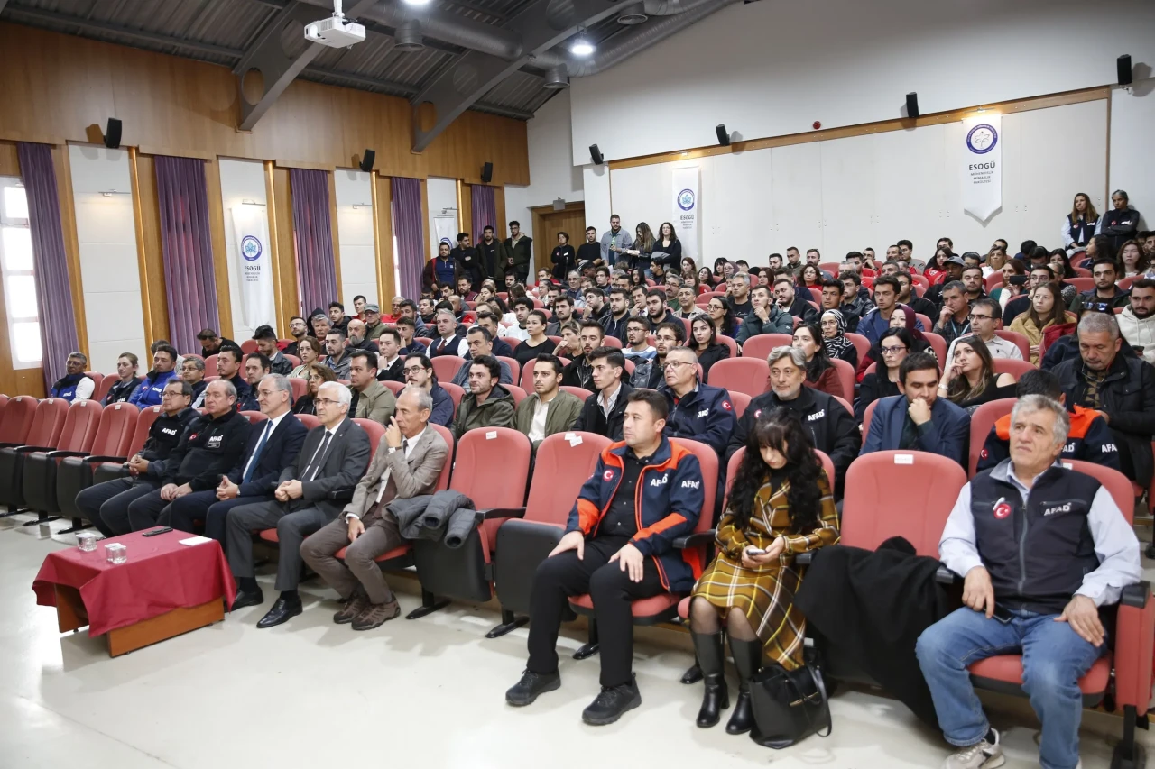 Eskişehir’de Afet Risklerinin Azaltılması Paneli Düzenlendi