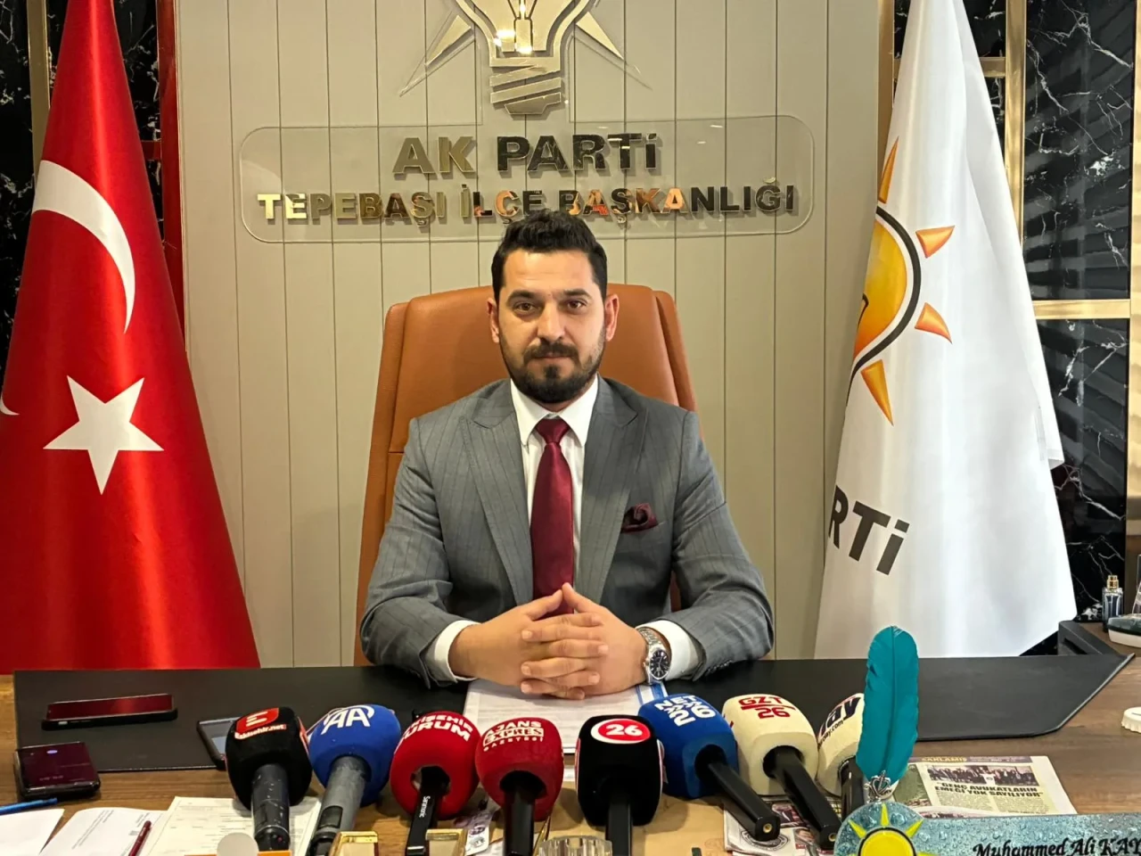 Başkan Kaya: "Belediye çökerken Ataç Avrupa’da poz veriyor"