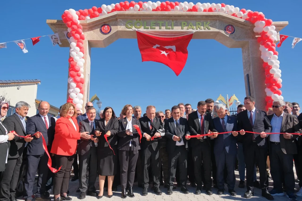 Mahmudiye’de Çifte Bayram: Göletli Park Cumhuriyet Bayramı’nda Açıldı!