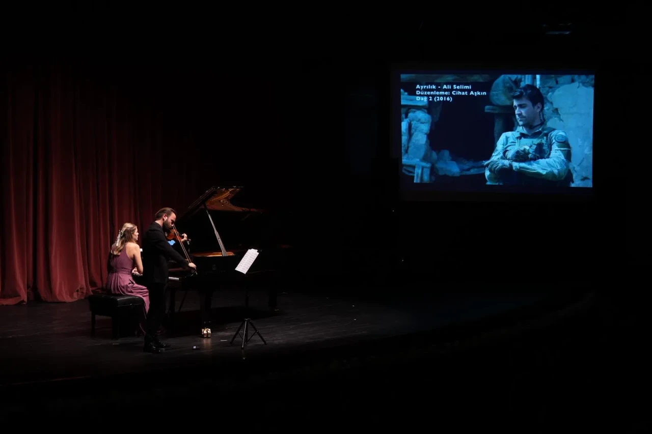 Eskişehir’de Film Müziği Rüzgarı: “Film Gibi Bir Gece” İzleyiciyle Buluştu