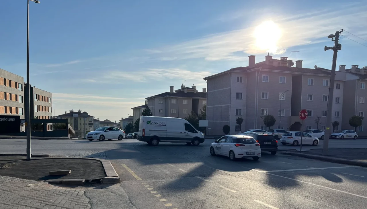 Tehlikeli Kavşak! Vatandaşlar Can Güvenliğinden Endişeli