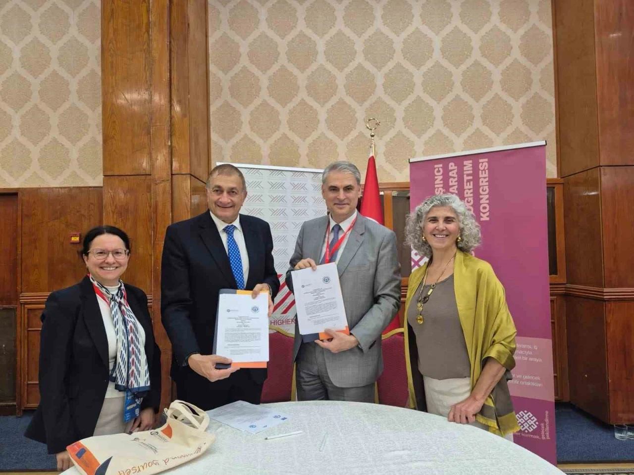 Anadolu Üniversitesi O Kongrede uluslararası iş birliklerini güçlendirdi