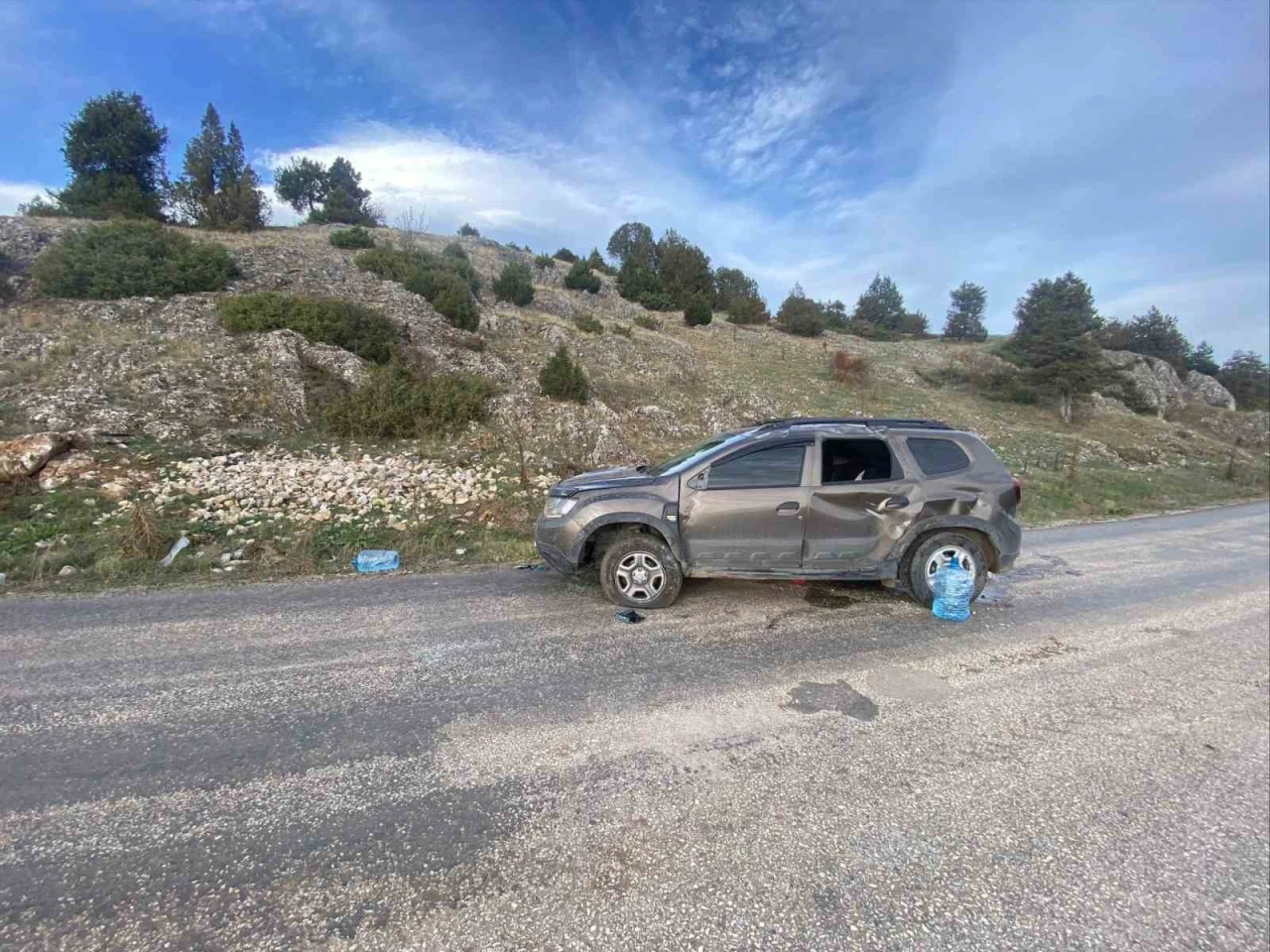 Araç takla attı 2 kişi yaralandı