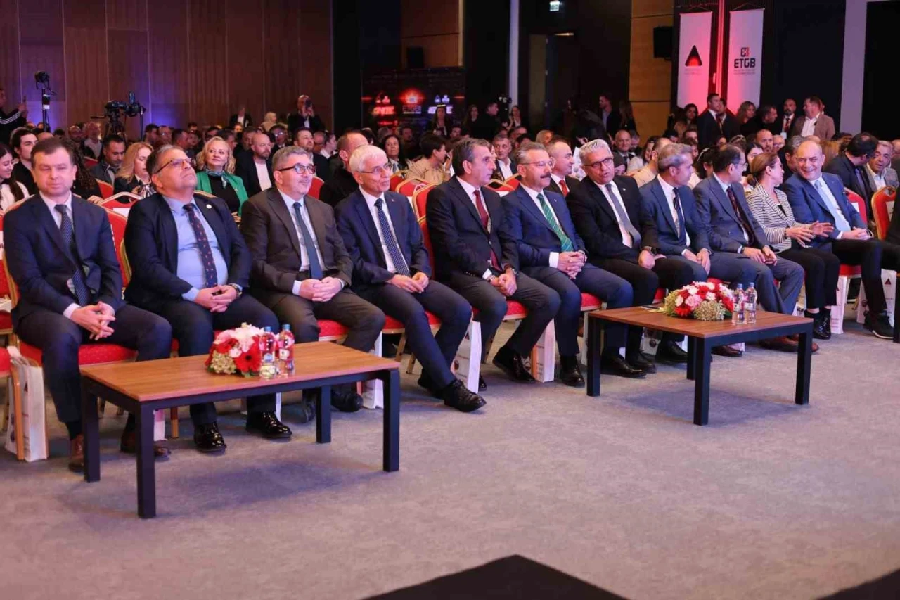 BŞEÜ, Eskişehir’de "Fikrini Ateşle" Girişimcilik Zirvesine Katıldı