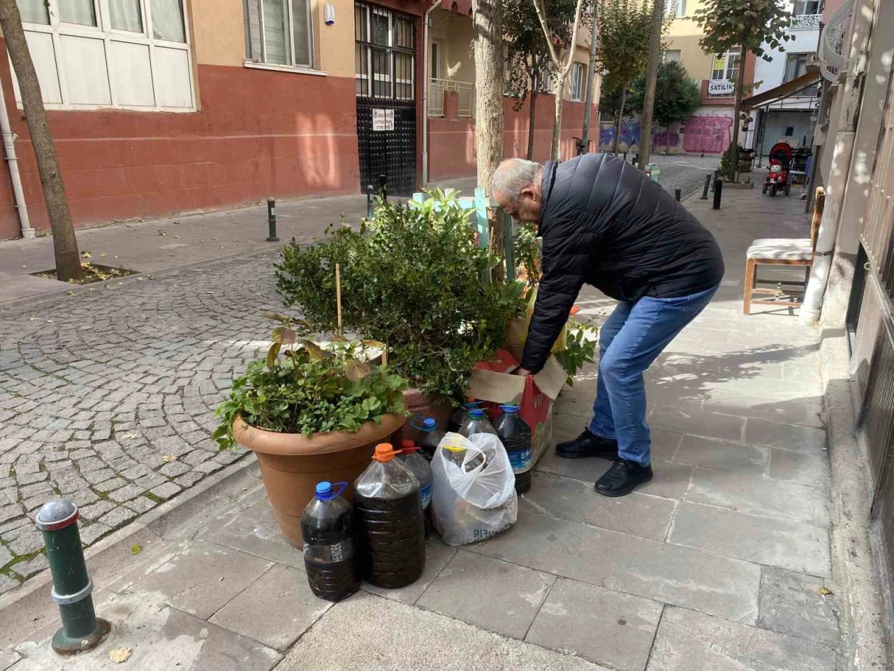 Atık Yağlar Çöpe Gitmiyor: Eskişehir’de Mahalle Muhtarlığı Örnek Oldu