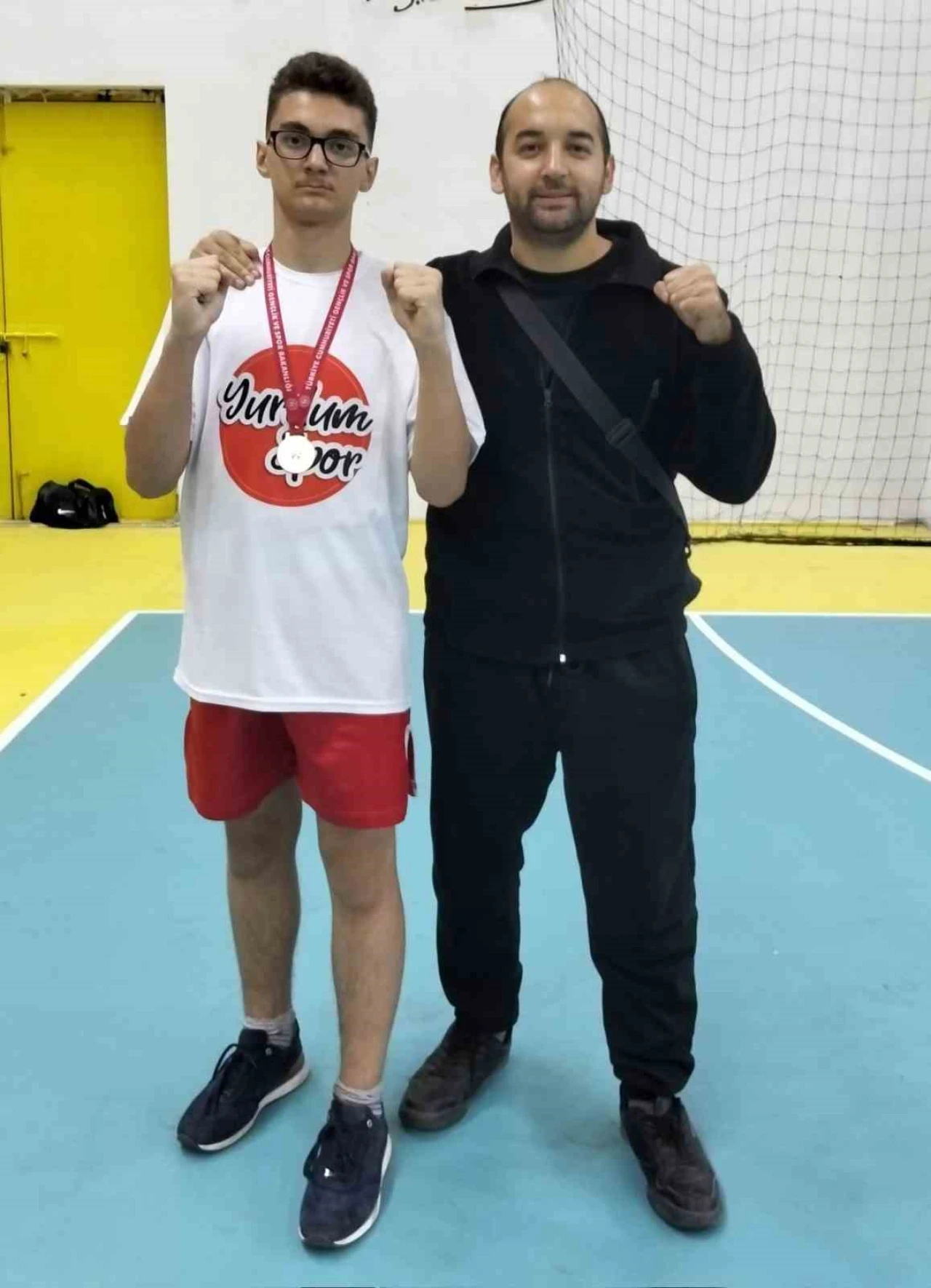 29 Ekim Kick Boks Cumhuriyet Kupası'nda şampiyon Efe Carl Demirli oldu