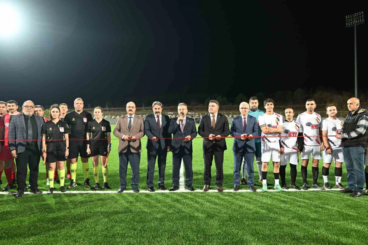 ESOGÜ stadyumu yenilendi, açılışı törenle yapıldı