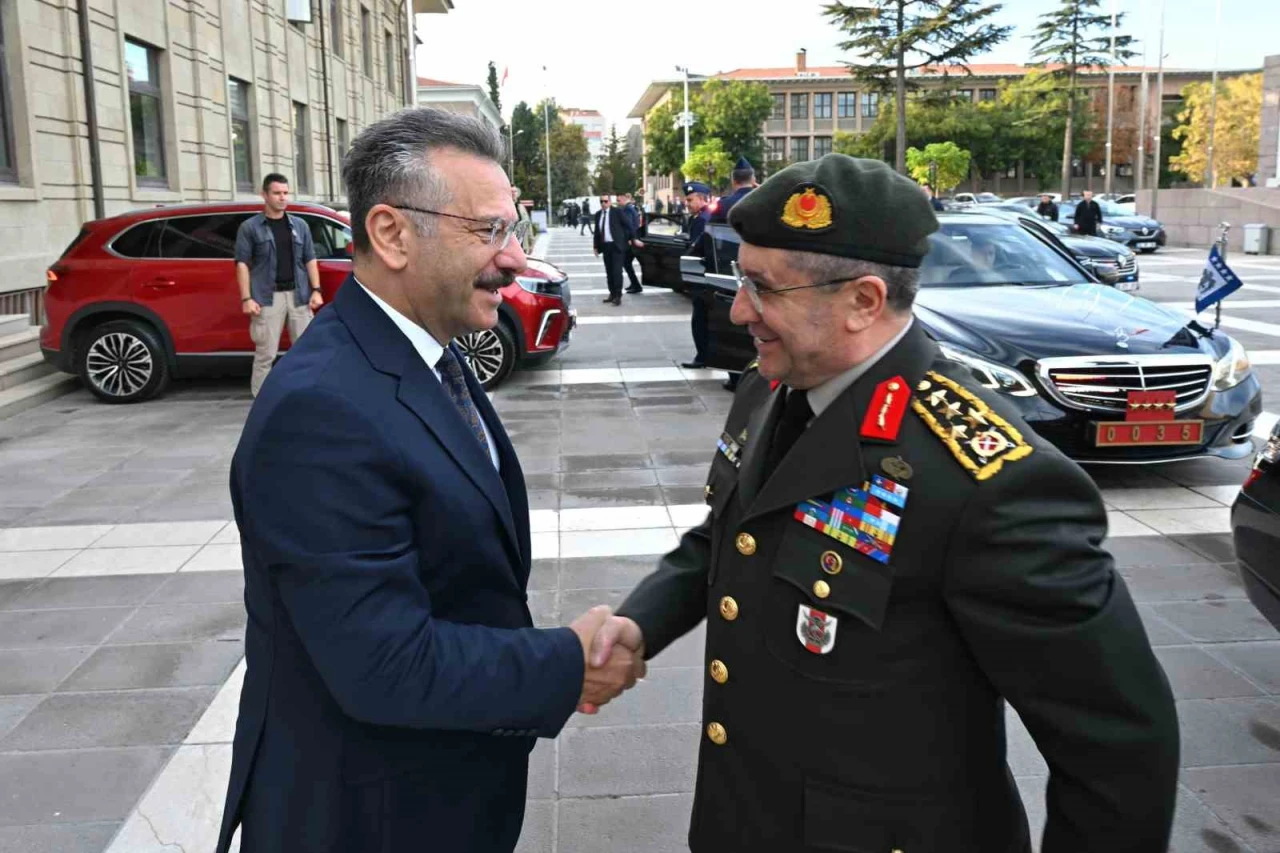 Genelkurmay Başkanı Orgeneral Selçuk Bayraktaroğlu'dan Vali Aksoy’a ziyaret