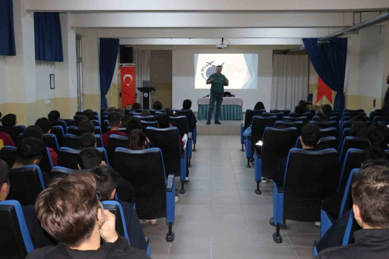 Gençler Uzay ve Havacılık Kariyerini Keşfetti
