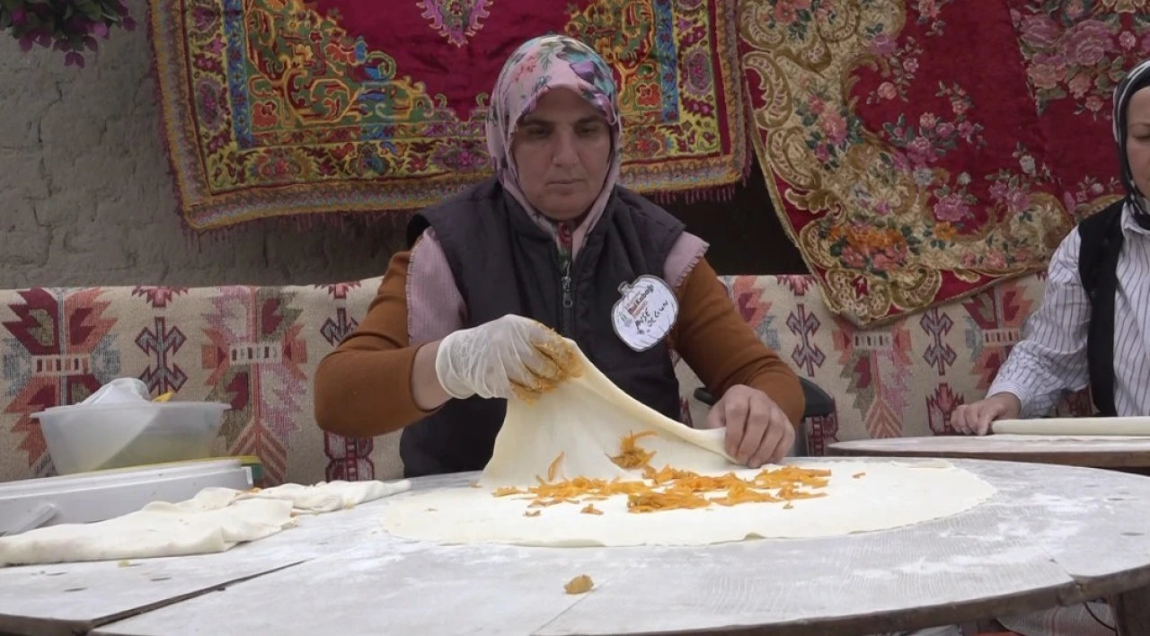 Eskişehir Panayırında Bal Kabaklı Gözleme İlgi Odağı Oldu