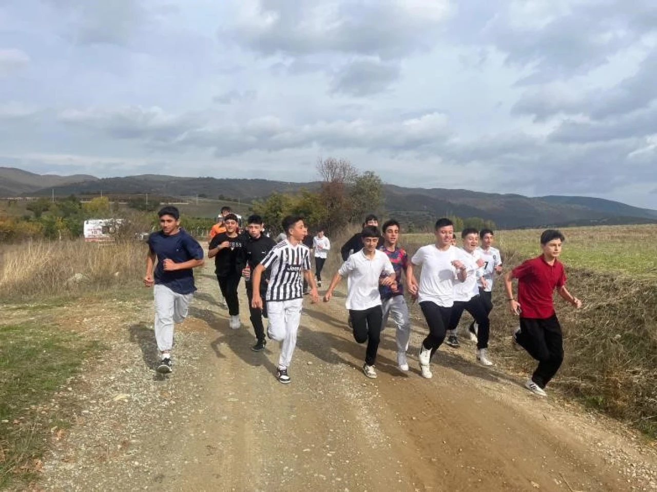 Pazaryeri’nde Cumhuriyet Kupası Atletizm Kros Yarışması düzenlendi