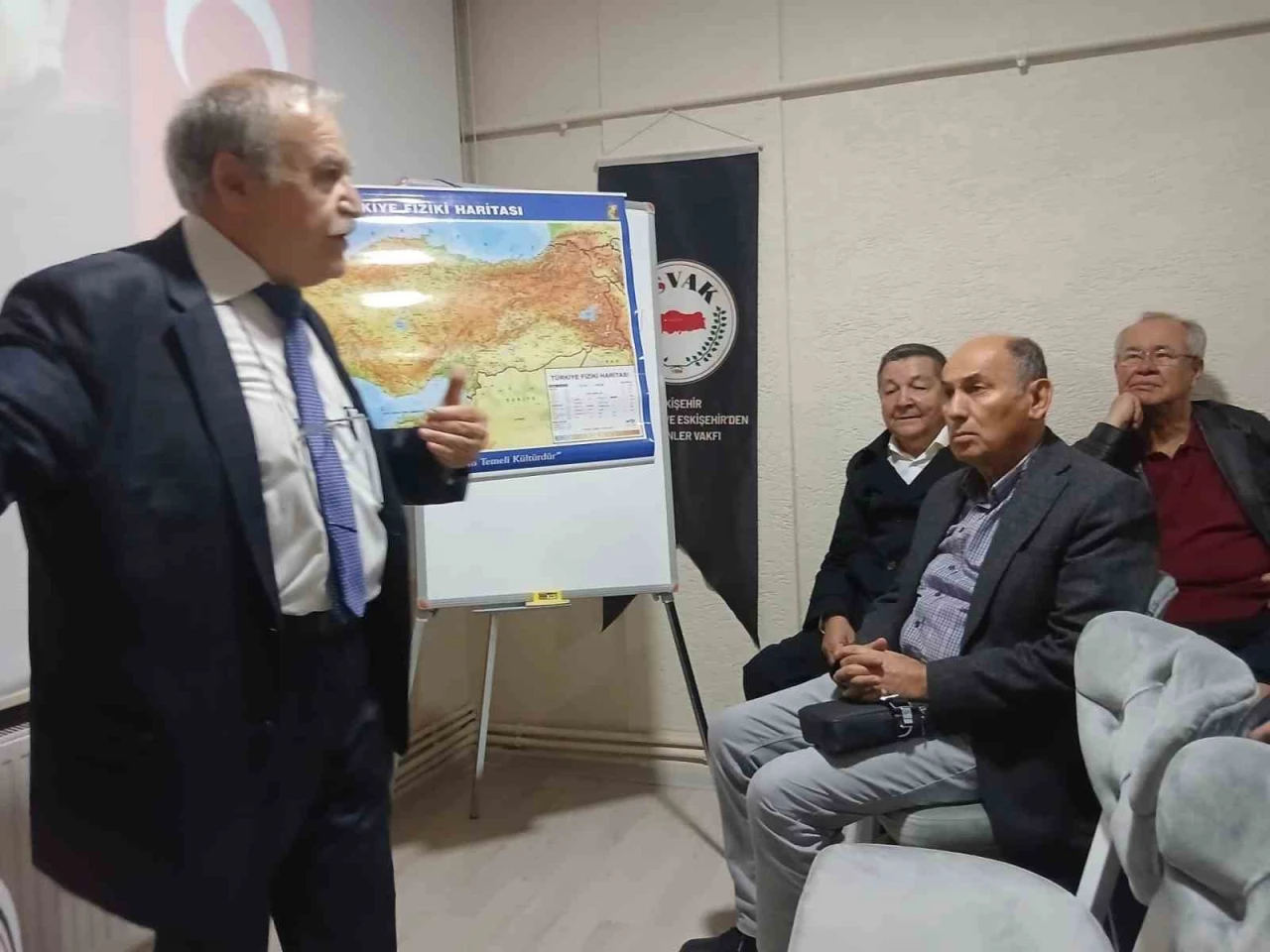 Cumhuriyet’in 102. Yılında Anlamlı Konferans: “Cumhuriyet’e Giden Yol”