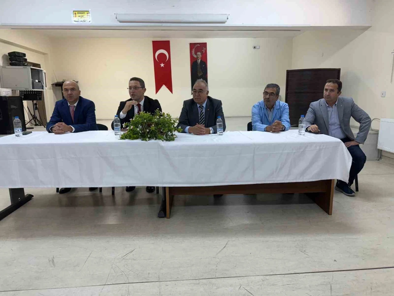 Tapu Kadastro Bölge Müdürü Öğrencilerle Deneyimlerini Paylaştı
