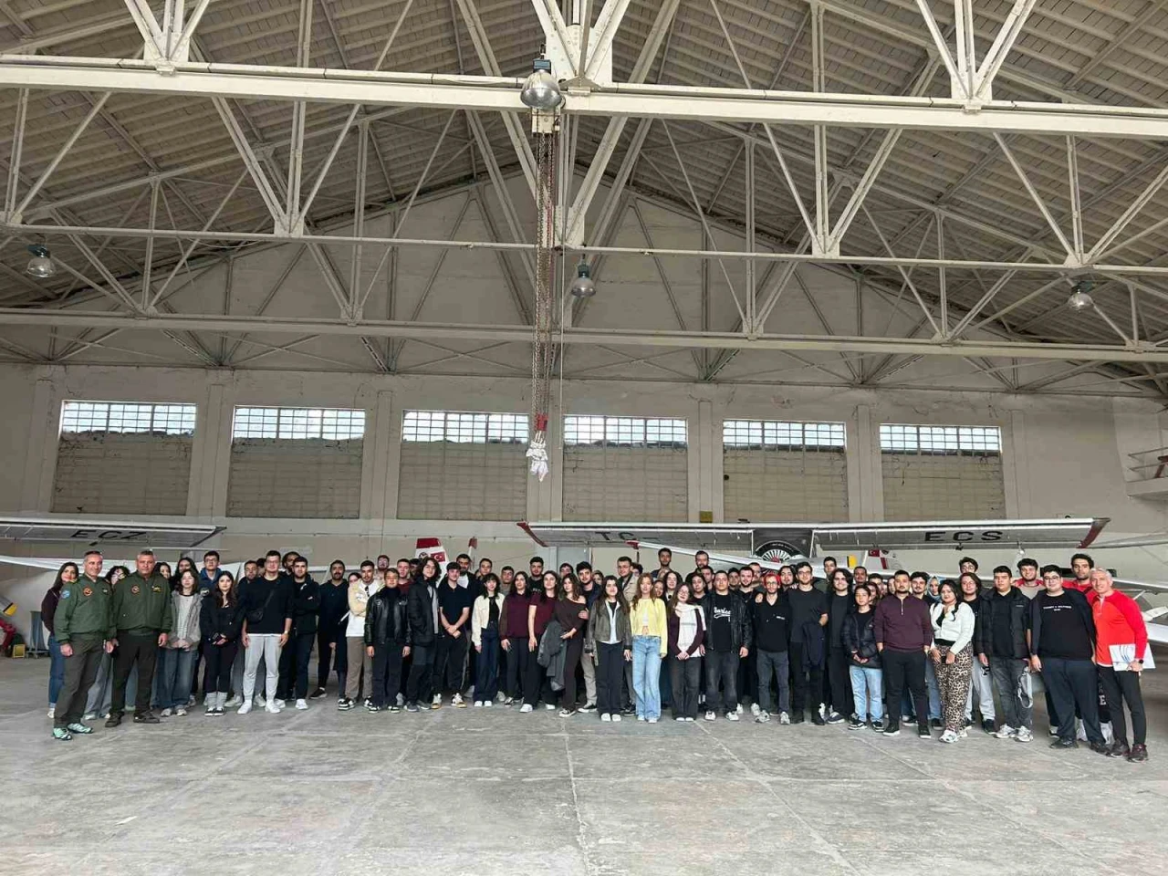 Üniversiteliler İnönü’de havacılığı yakından tanıdı