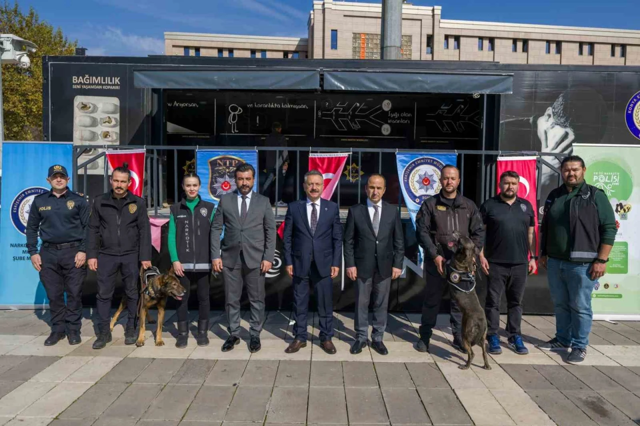 Vali Hüseyin Aksoy’dan Narko Tırı’na ziyaret