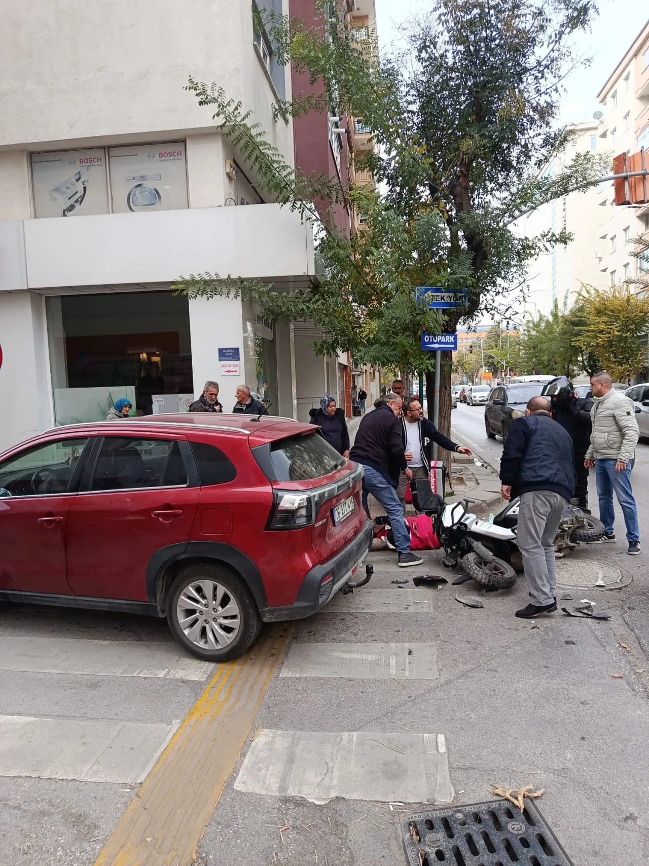 Kırmızı ışık ihlali iddiası kazaya neden oldu