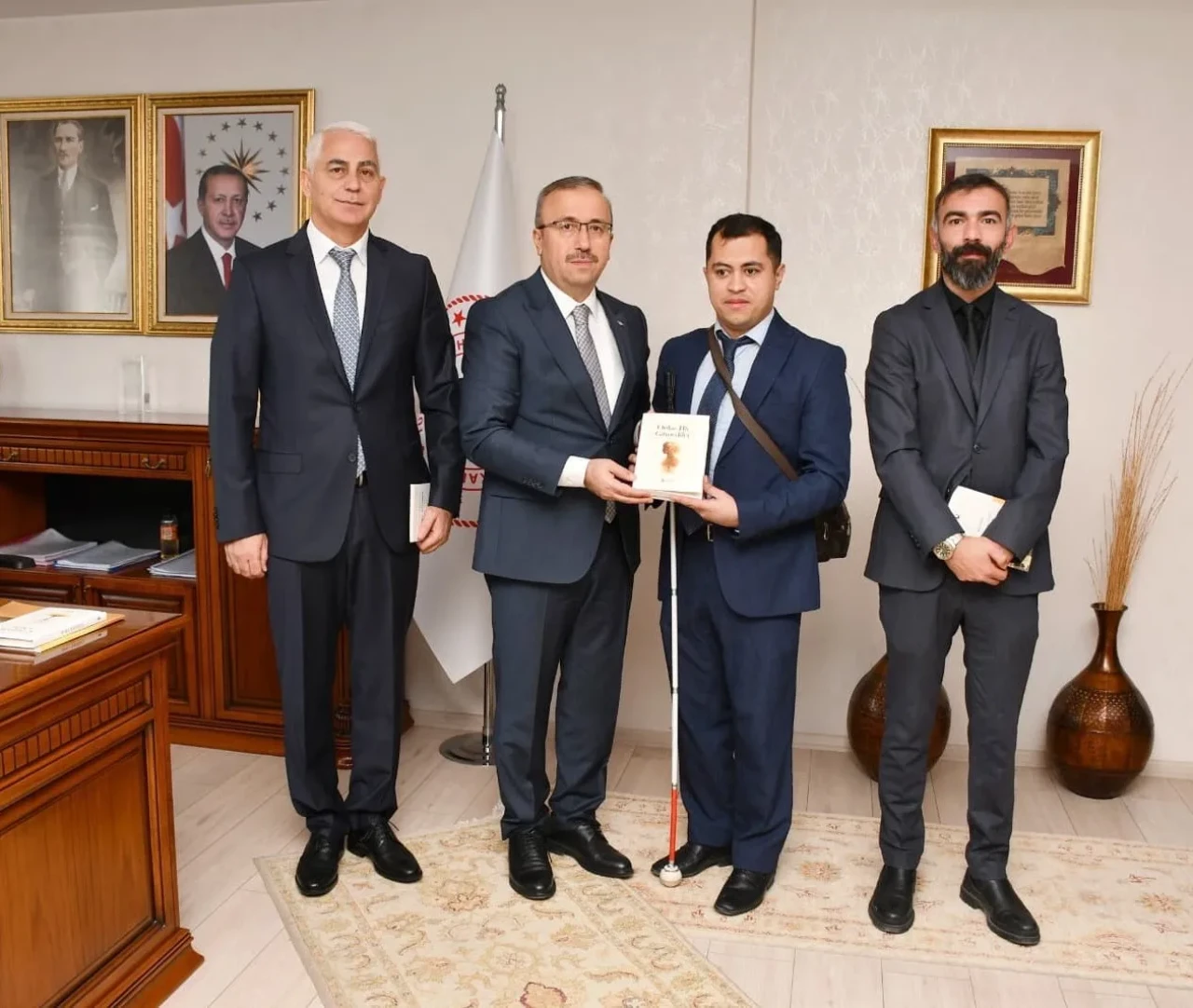 Eskişehirli Öğretmenin Hikayesi 848 Eser Arasından Ödül Aldı