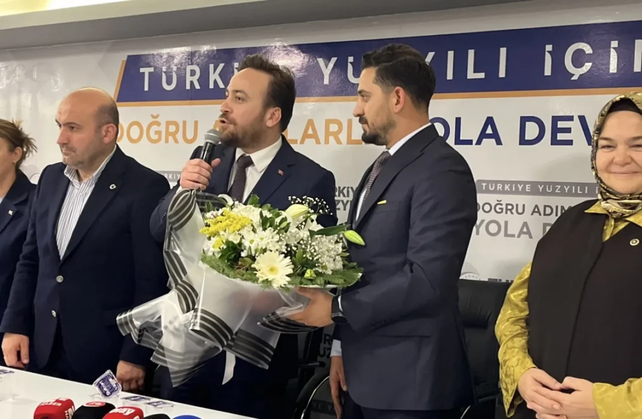AK Parti Tepebaşı’nda Devir Teslim Töreni Gerçekleşti
