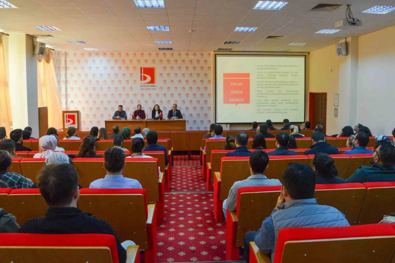BŞEÜ’de Kariyer Danışmanları Bilgilendirme ve Değerlendirme Toplantısı Yapıldı