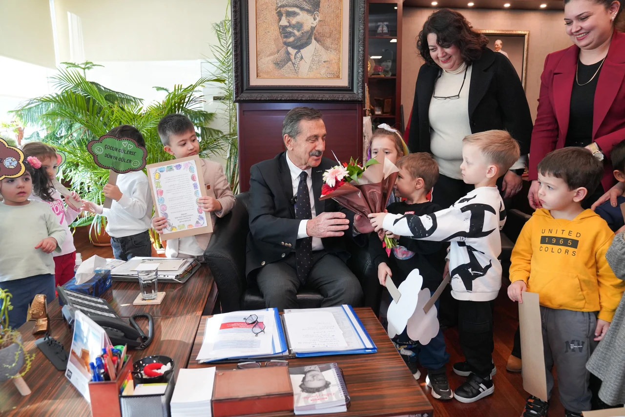 Dünya Çocuk Hakları Günü’nde miniklerden Başkan Ataç’a anlamlı ziyaret