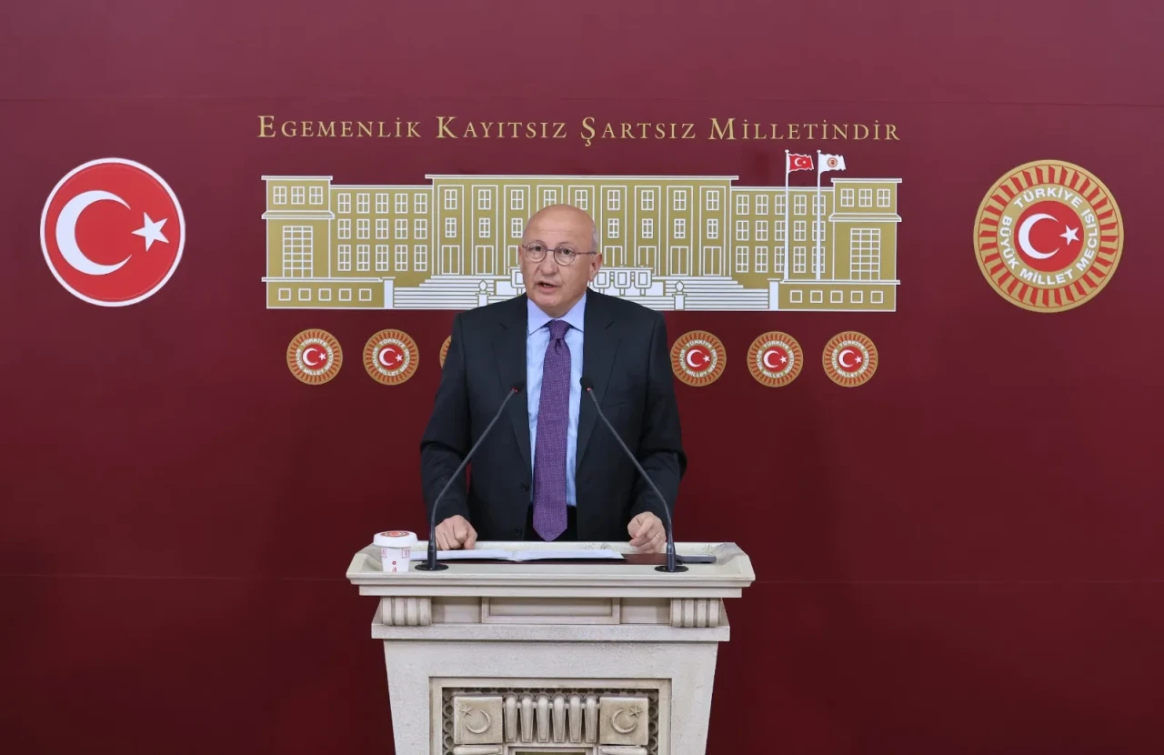 Çakırözer isyan etti: Eskişehir nüfusu kadar yolcu uçtu, tarifeli sefer hâlâ yok!